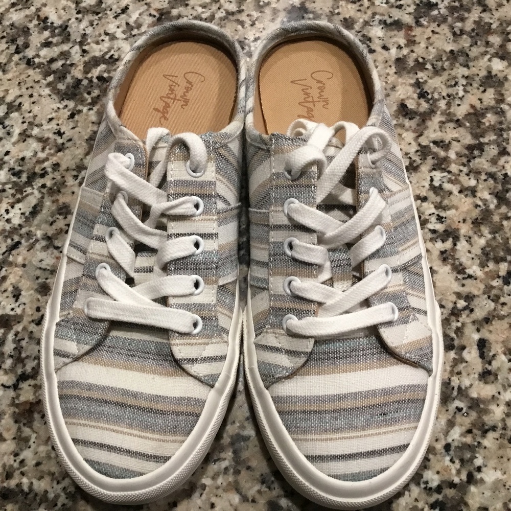 Crown Vintage Floraine Slip-On Sneaker - Women's Size 7M